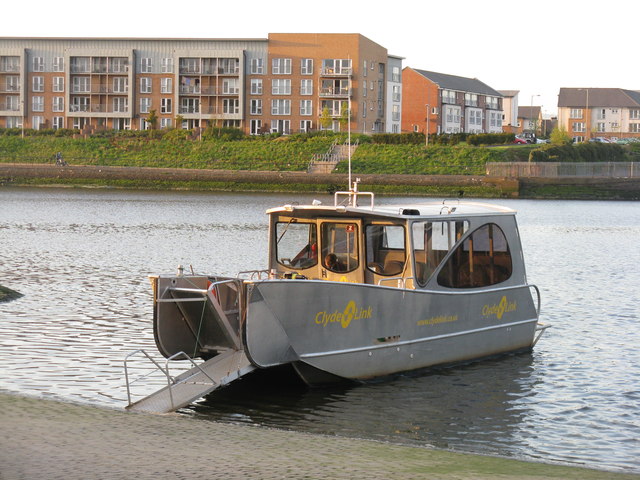 File:Clyde Link Ferry at Renfrew - Geograph - 2926944.jpg