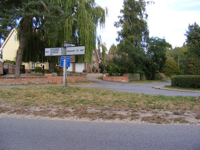 File:Cookley Road Junction - Geograph - 1472713.jpg