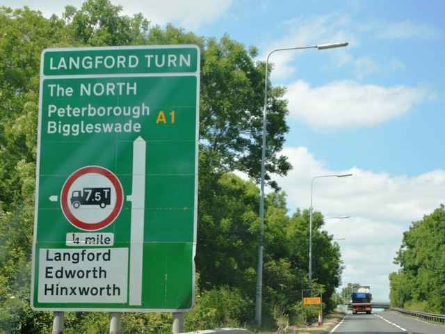 File:A1 approaching the Langford Turn - Geograph - 4653855.jpg