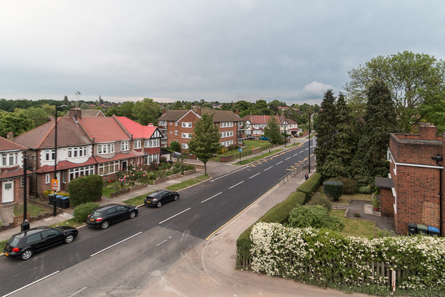 File:Looking North from the Footbridge over the North Circular Road (A406), London N11 - Geograph - 3996431.jpg