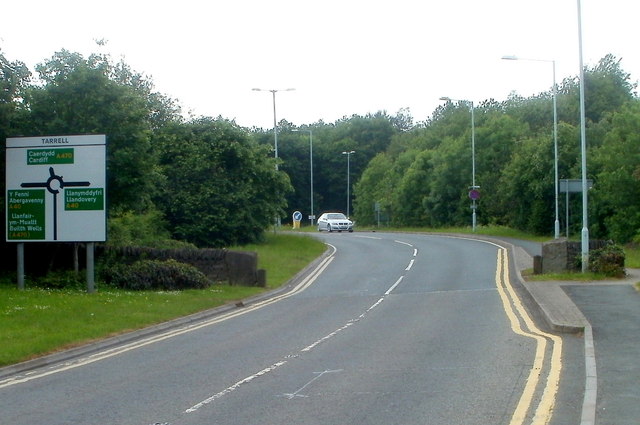 File:Approaching Tarrell Roundabout, Brecon - Geograph - 3020141.jpg