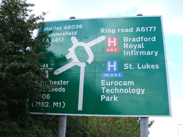 File:Perhaps the worst designed sign in the UK... - Coppermine - 14566.JPG