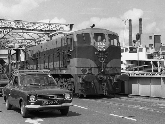 File:Cork City railway 1975 - 6 - Geograph - 3169230.jpg