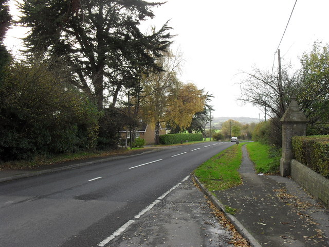 File:The B4019 through Highworth - Geograph - 1591766.jpg