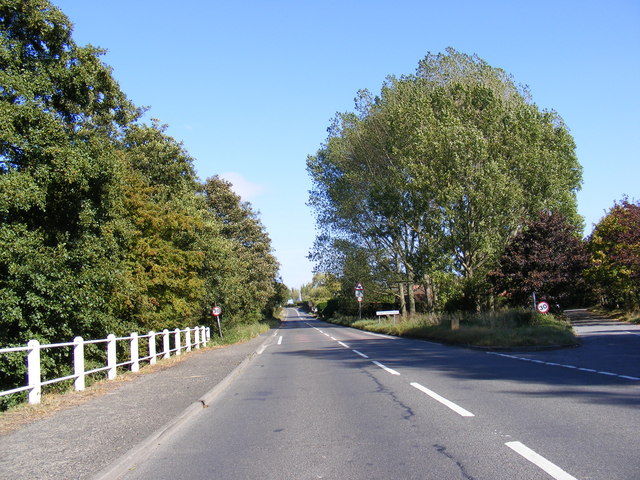 File:B1078 Main Road, Lower Hatcheston - Geograph - 1501437.jpg