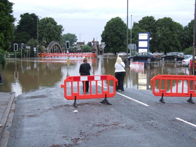 File:Flooded crossroads by the New Bridge - Geograph - 505587.jpg