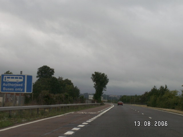 File:A3290 bus lane.jpg