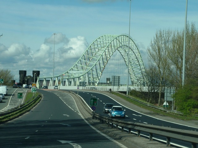 File:Silver Jubilee Bridge - Coppermine - 17806.jpg