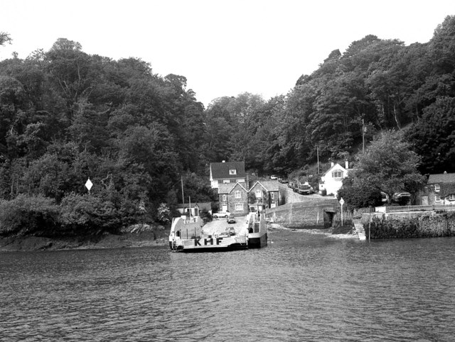 File:The King Harry ferry - Geograph - 1597841.jpg