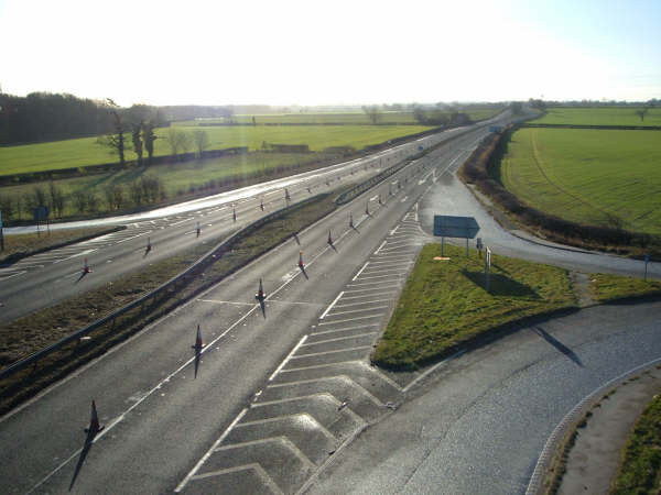 File:Old A1 looking south - Coppermine - 1258.JPG