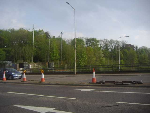 File:Rickmansworth Road bridge over the M25 - Geograph - 2370099.jpg