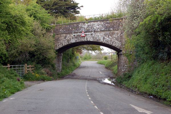File:Old A39- Old railway bridge, St Kew Highway - Geograph - 1285050.jpg
