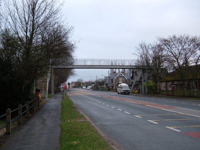 File:Footbridge over the B1230 at Newport - Geograph - 1603728.jpg