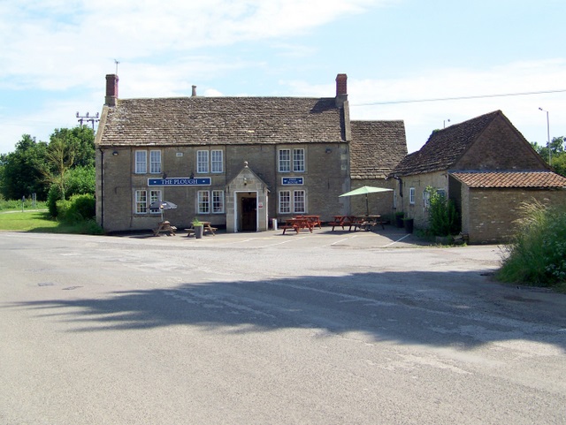 File:The Plough Inn, Kington Langley - Geograph - 1380866.jpg