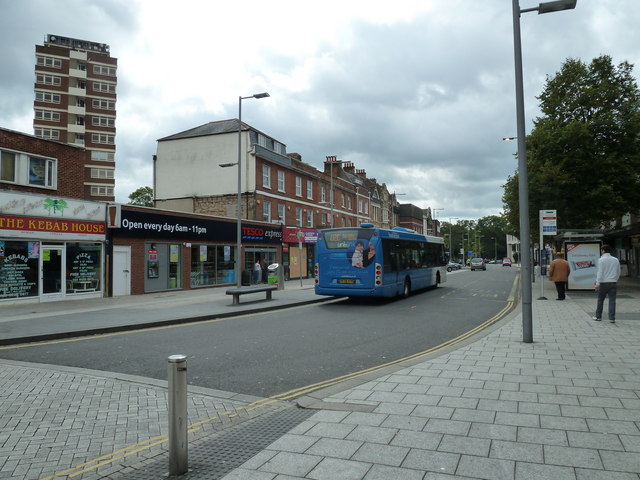 File:"Unibus" in London Road (C) Basher Eyre - Geograph - 2073749.jpg