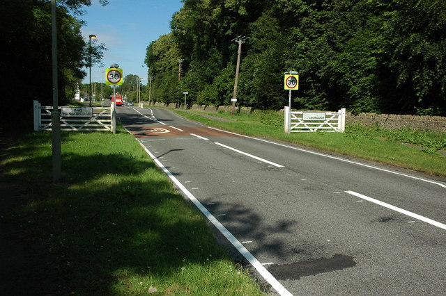 File:A4095 in to Hanborough - Geograph - 1386298.jpg