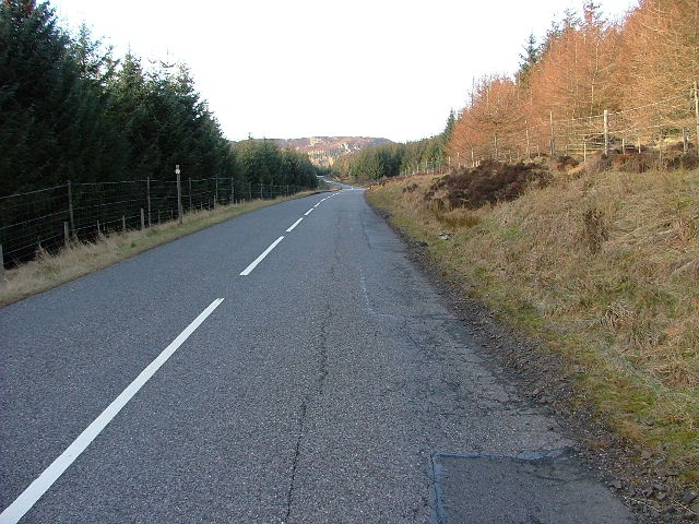 File:A826 Going Northwest through Cochill Forest - Geograph - 329373.jpg