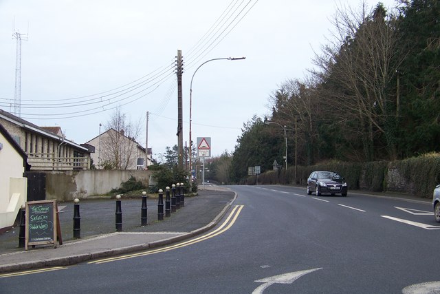 File:Castle Street Gilford - Geograph - 1162140.jpg