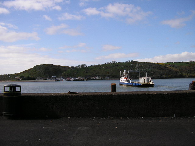 File:R683 snakes down into Passage East seen from Ballyhack on the Wexford side - Coppermine - 5628.JPG