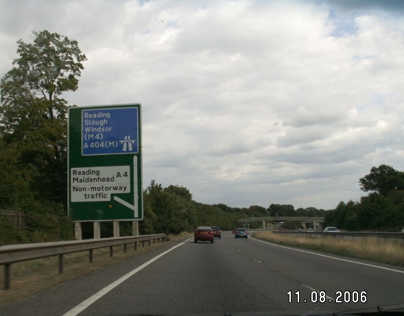 File:A404 to A404(M).jpg