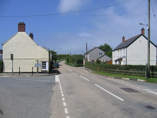 File:Fraddam Village looking west - Geograph - 175454.jpg