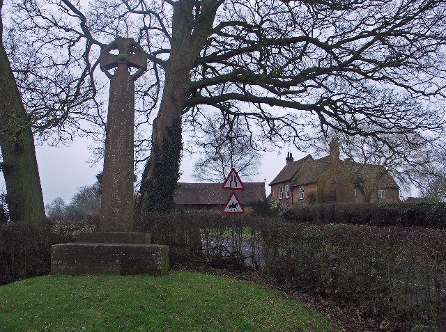 File:Memorial to John Hampden - Geograph - 102257.jpg