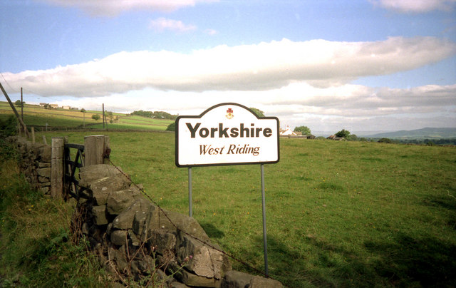 File:Boundary sign - Geograph - 1668337.jpg