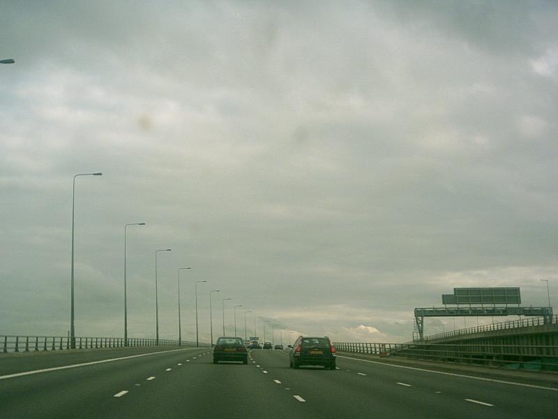 File:M6 Thelwall Viaduct 2 - Coppermine - 4404.JPG