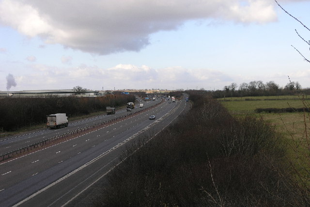 File:M40 Junction 11 - Geograph - 118863.jpg