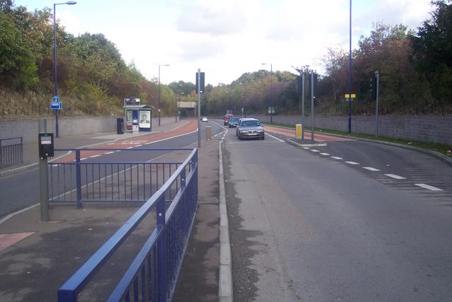 File:The A2260 Thames Way - Geograph - 1558313.jpg