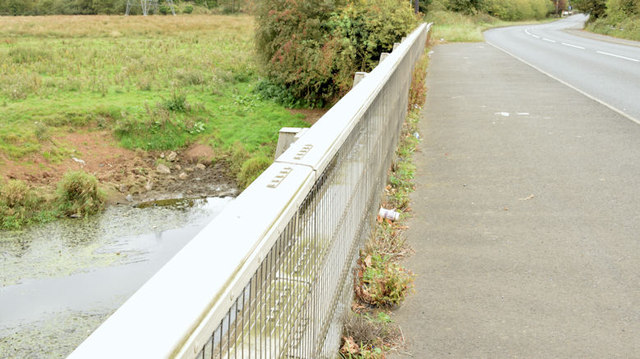 File:Young's Bridge, Halftown, The Maze (September 2014) - Geograph - 4184032.jpg