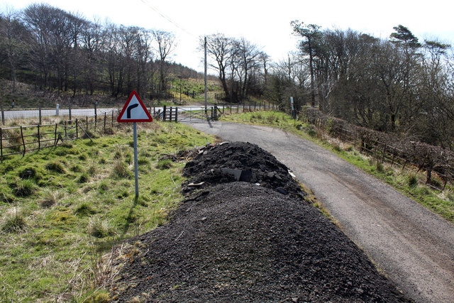 File:Old road at Camphill reservoir - Geograph - 6444615.jpg