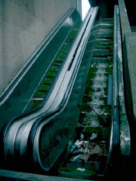 File:Leeds Away Day Old Escalators - Coppermine - 447.jpg