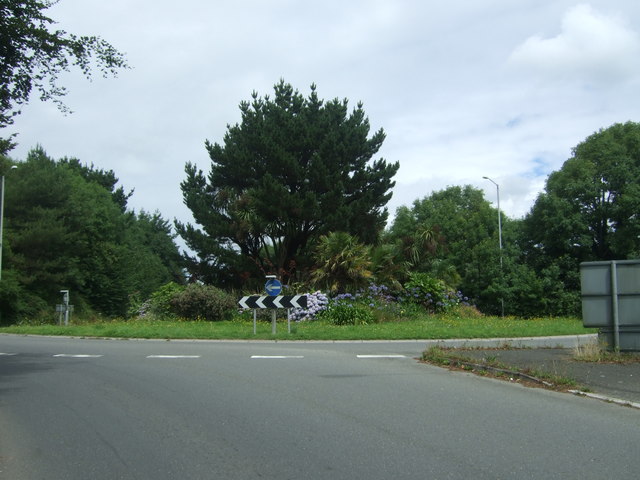 File:Roundabout on the A30 - Geograph - 5464347.jpg