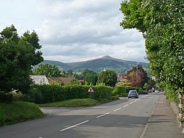 File:The A40 entering Abergavenny from the south - Geograph - 974443.jpg