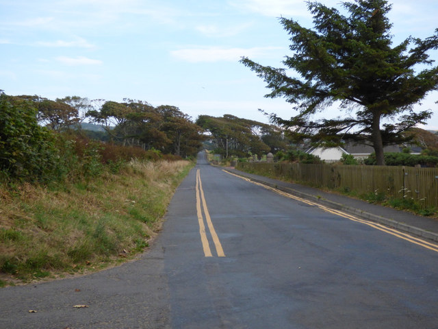 File:Portencross Road - Geograph - 5857138.jpg