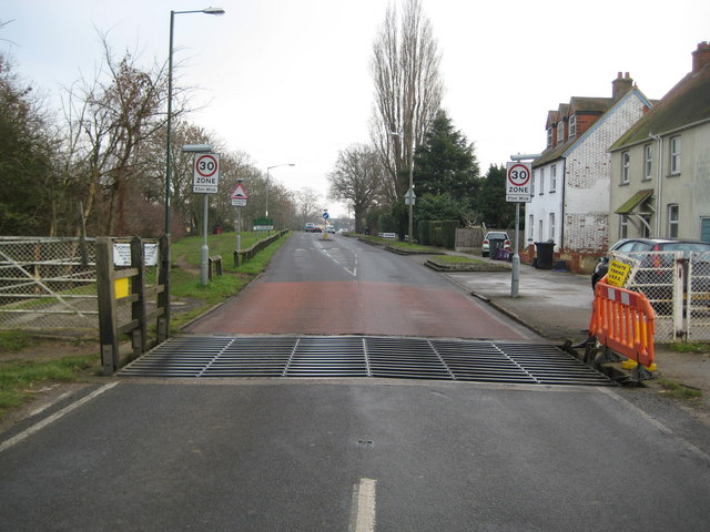 File:Eton Wick- Cattle grid at Tilson Bridge on Eton Wick Road - Geograph - 1117798.jpg