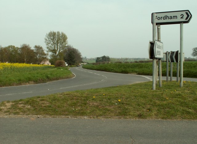 File:Road junction on the B1508 - Geograph - 780060.jpg
