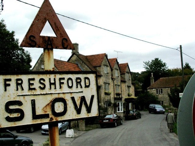 File:Old cast-iron road sign at Freshford - Geograph - 1571648.jpg