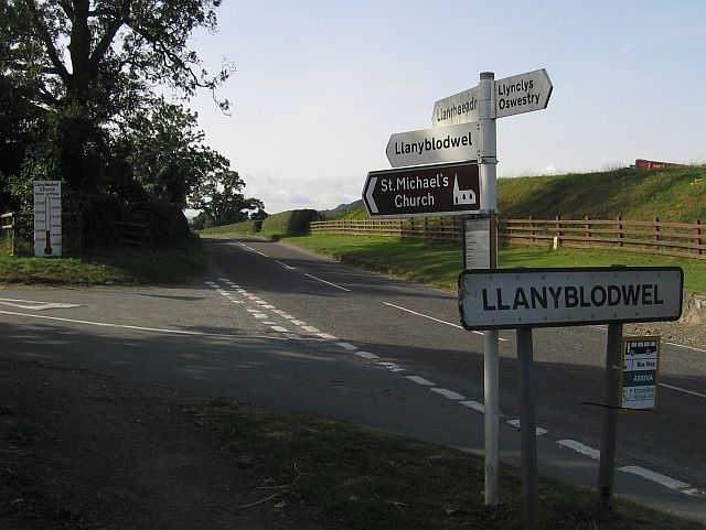 File:Roadsigns at Llanyblodwel - Geograph - 559811.jpg