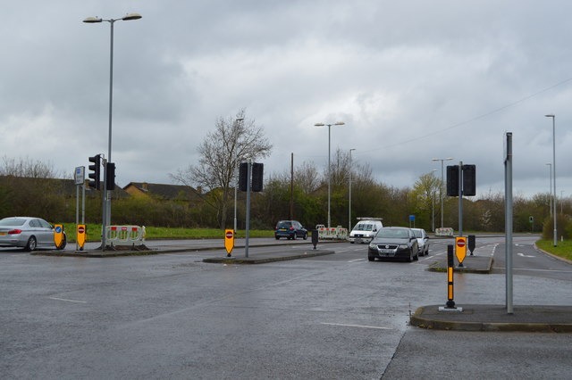 File:Kings Hedges Rd - Geograph - 5107932.jpg