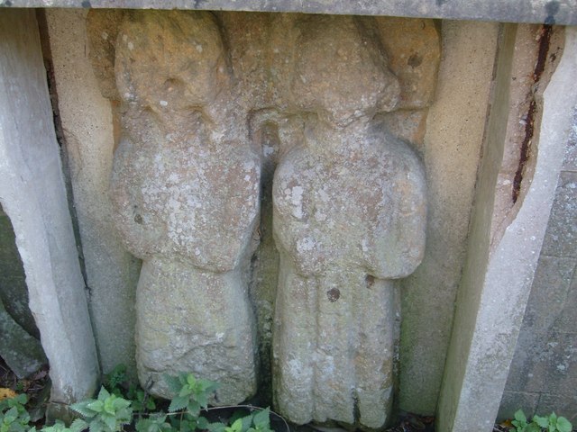 File:Statues on Petherton Bridge - Geograph - 902965.jpg