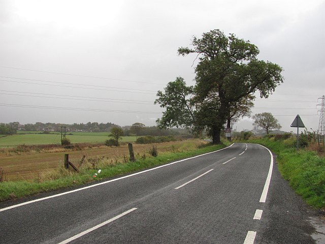 File:B9124 (C) Richard Webb - Geograph - 2117113.jpg