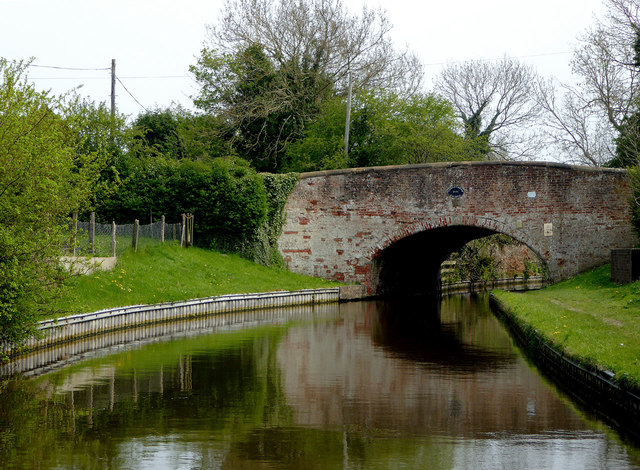 File:Cross Green Bridge near Coven, Staffordshire - Geograph - 5204853.jpg