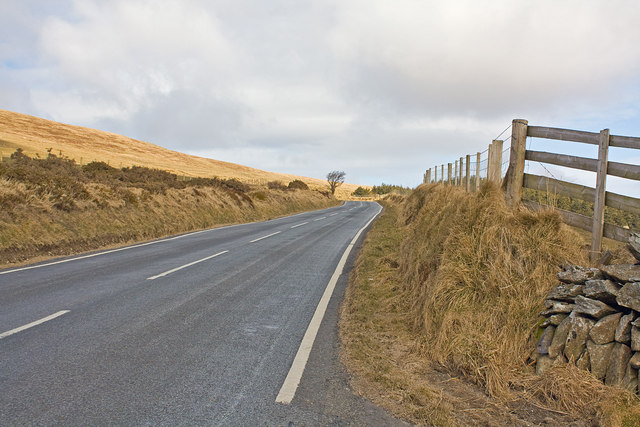 File:B4329 south of Bwlch-gwynt - Geograph - 1753639.jpg