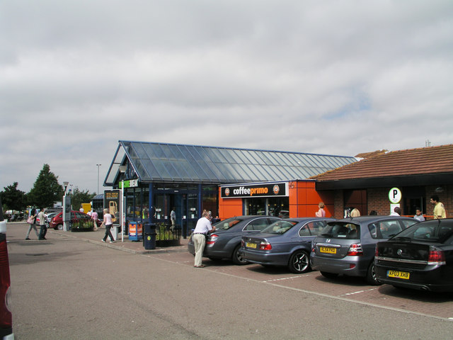 File:Entrance to Warwick Services (southbound) - Geograph - 542335.jpg