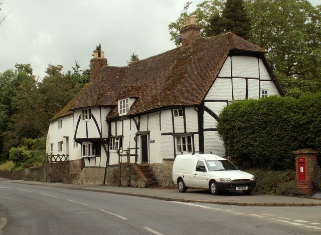 File:Old cottages at Bearsted (C) Robert Edwards - Geograph - 1356785.jpg