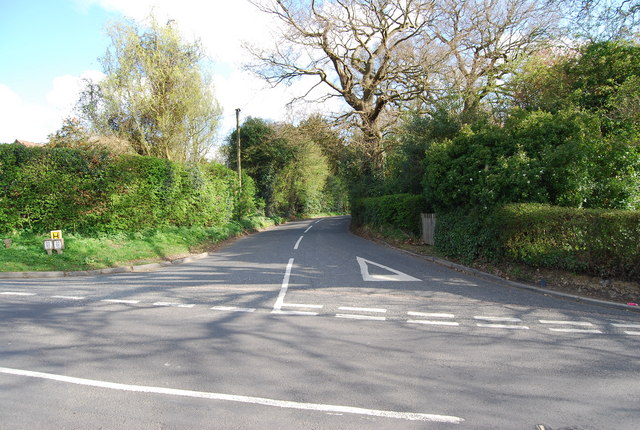 File:B2027 & B2176 junction, Chiddingstone Causeway - Geograph - 1263693.jpg