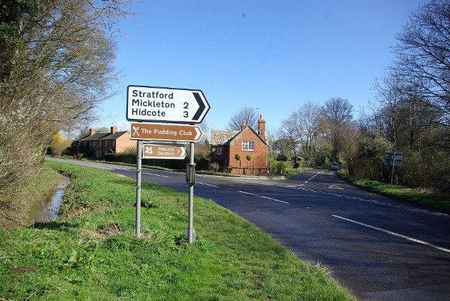 File:Junction of the B4081 and B4035 - Geograph - 747196.jpg