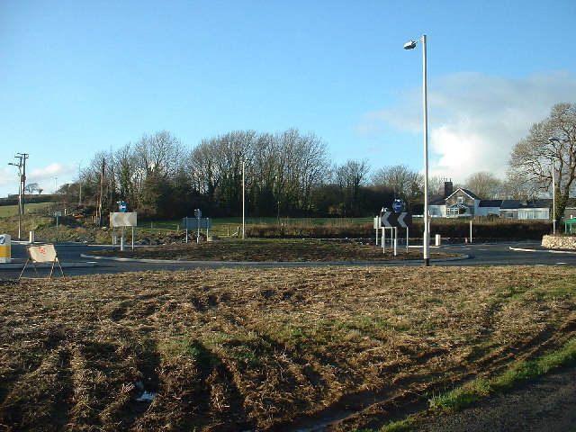 File:New Roundabout at Afon Wen.jpg